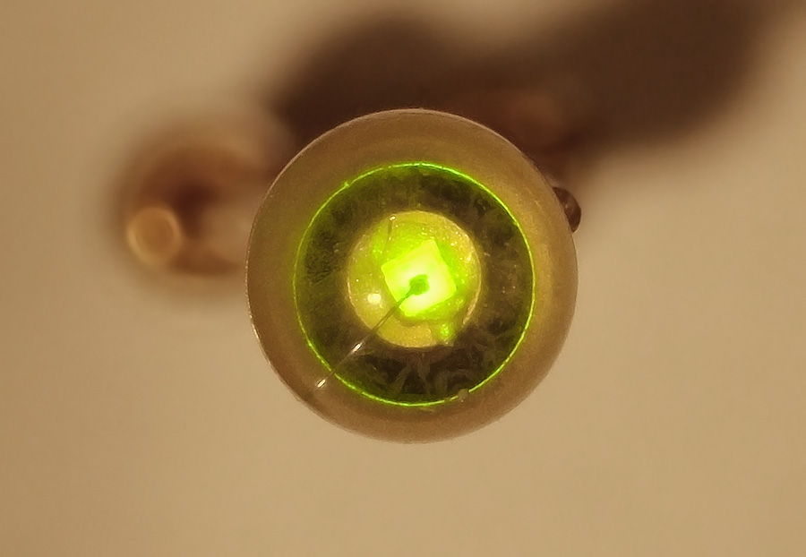 Green Straight Pin LED Die